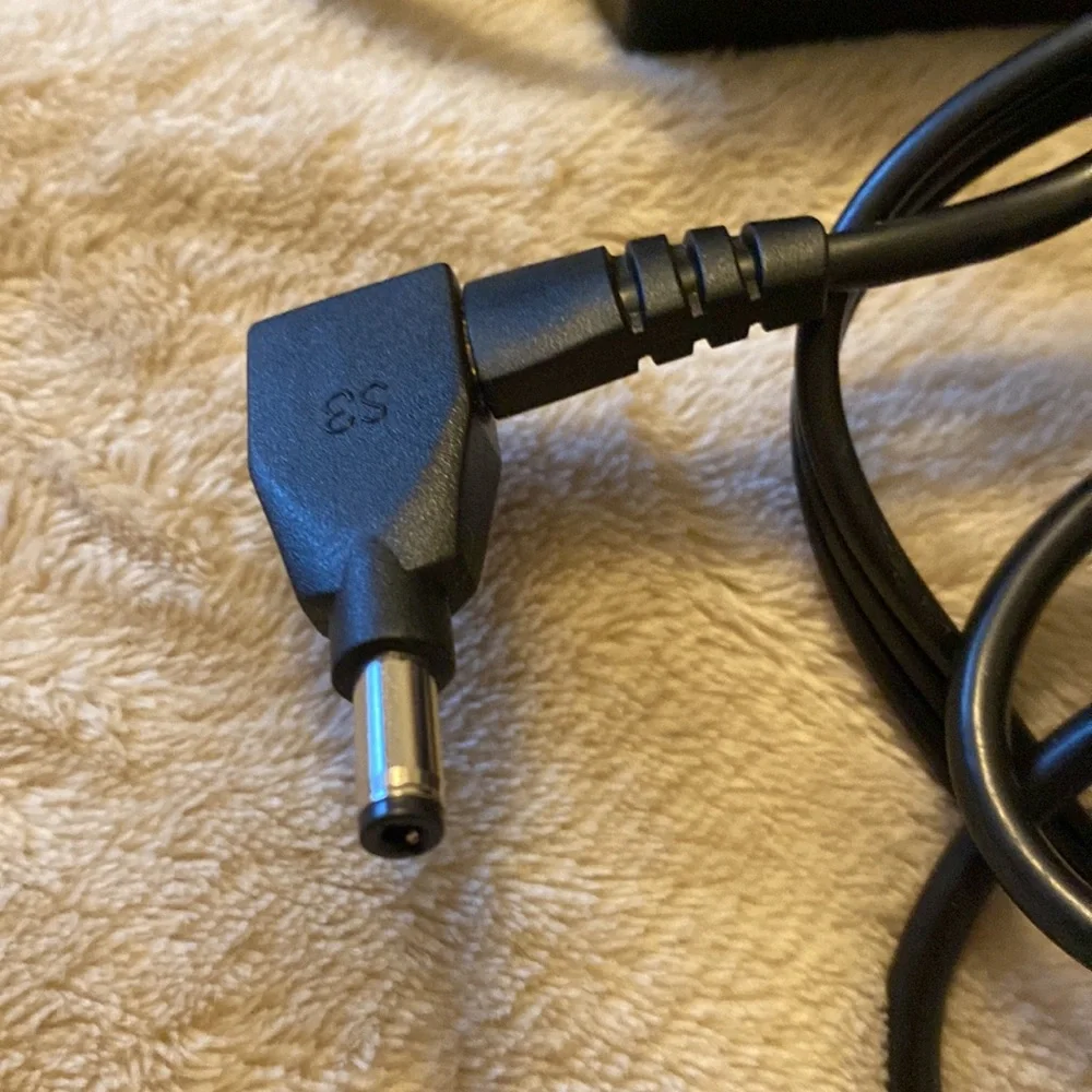 Targus 90 white universal laptop adapter power adapter